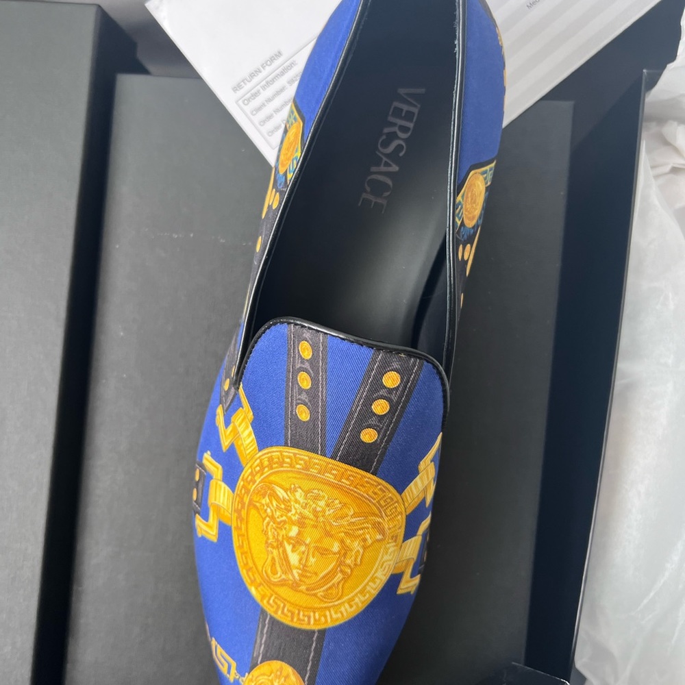 Versace men loofah brand new gold and blue color size 9 or 42 in men